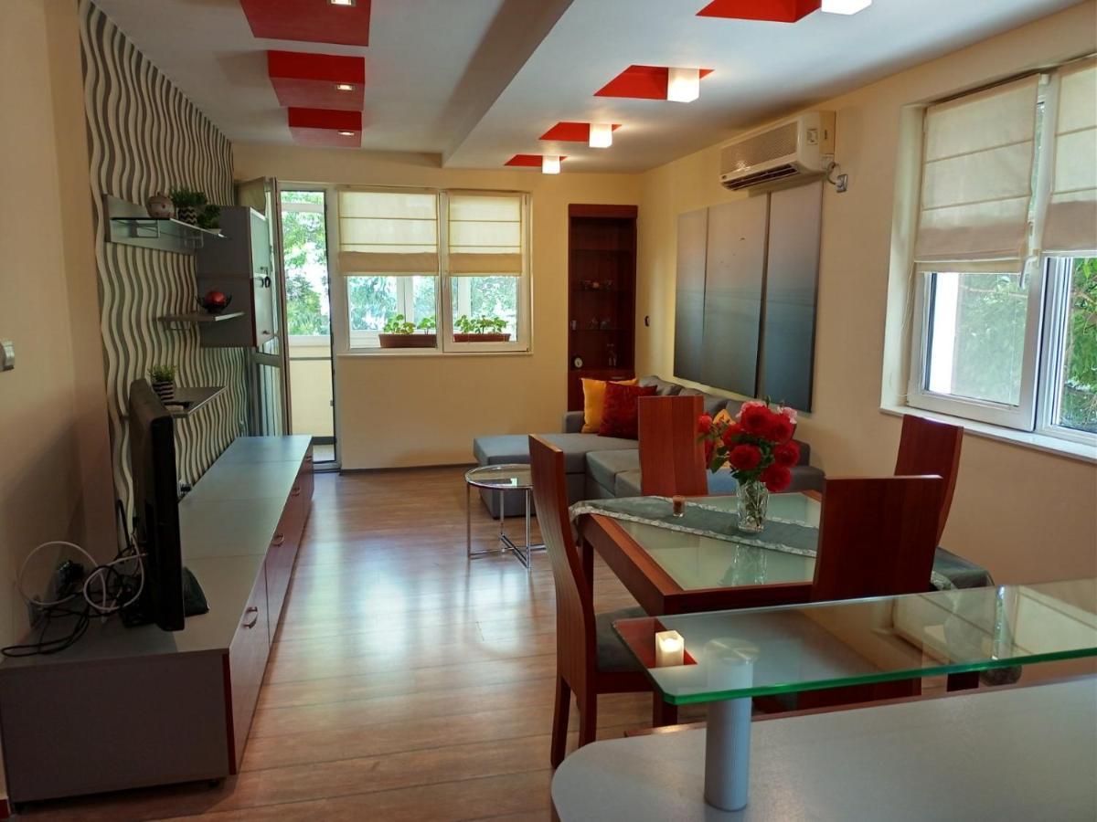 Sunrise Arena Apartment By Hsm Burgas Luaran gambar